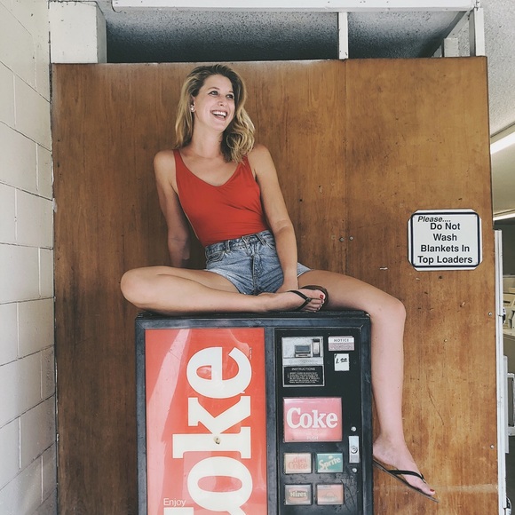 Meet your Posher, Becca - Picture 1 of 1